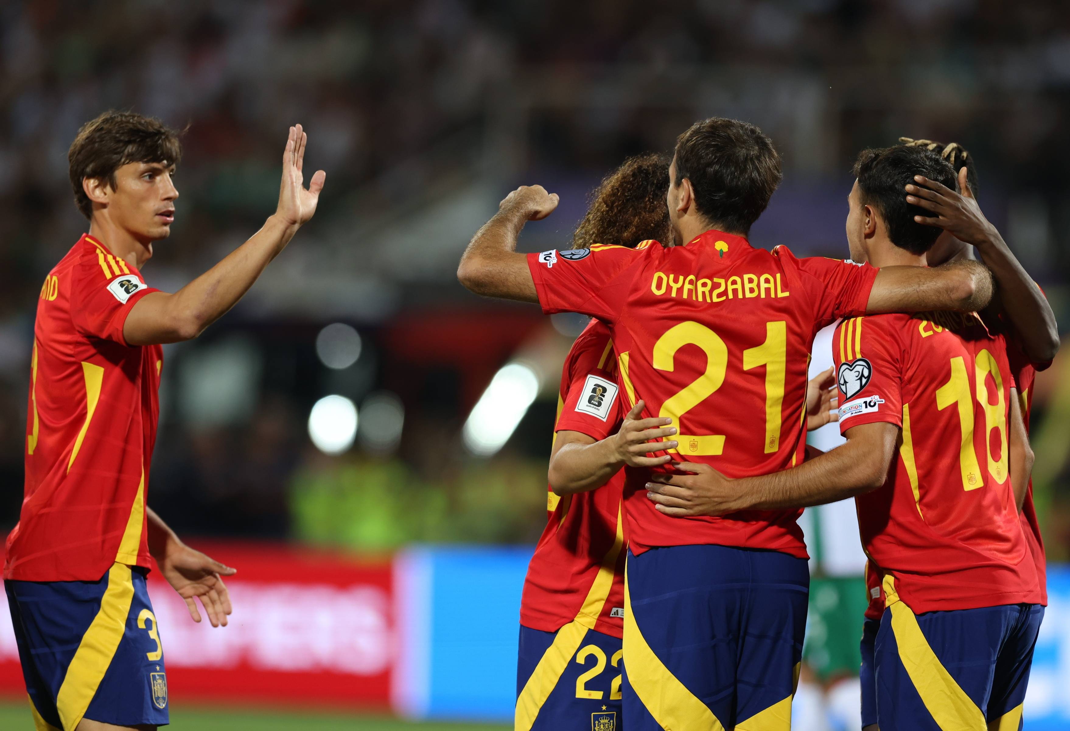 麻将胡了-精彩的足球比赛吸引了全球观众的目光修改病句